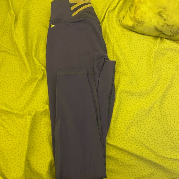 4 Fabletics Leggings - Picture 2 of 5